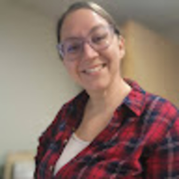 Meet your Posher, Alisha - Picture 1 of 1